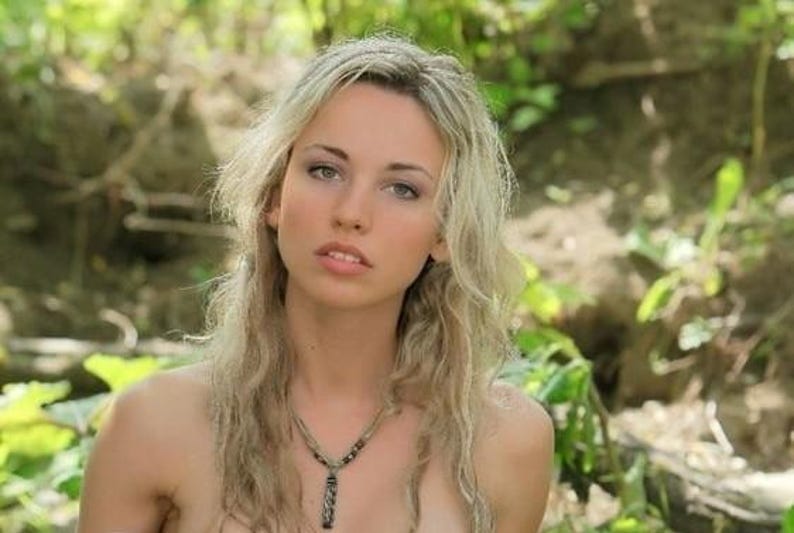 Image Digital Woman Naked Blonde Sitting Naked in the Forest.preview