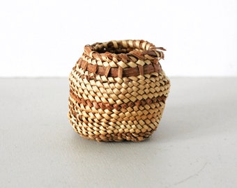 Native American Makah Mini Basket, NW Coast Tribe