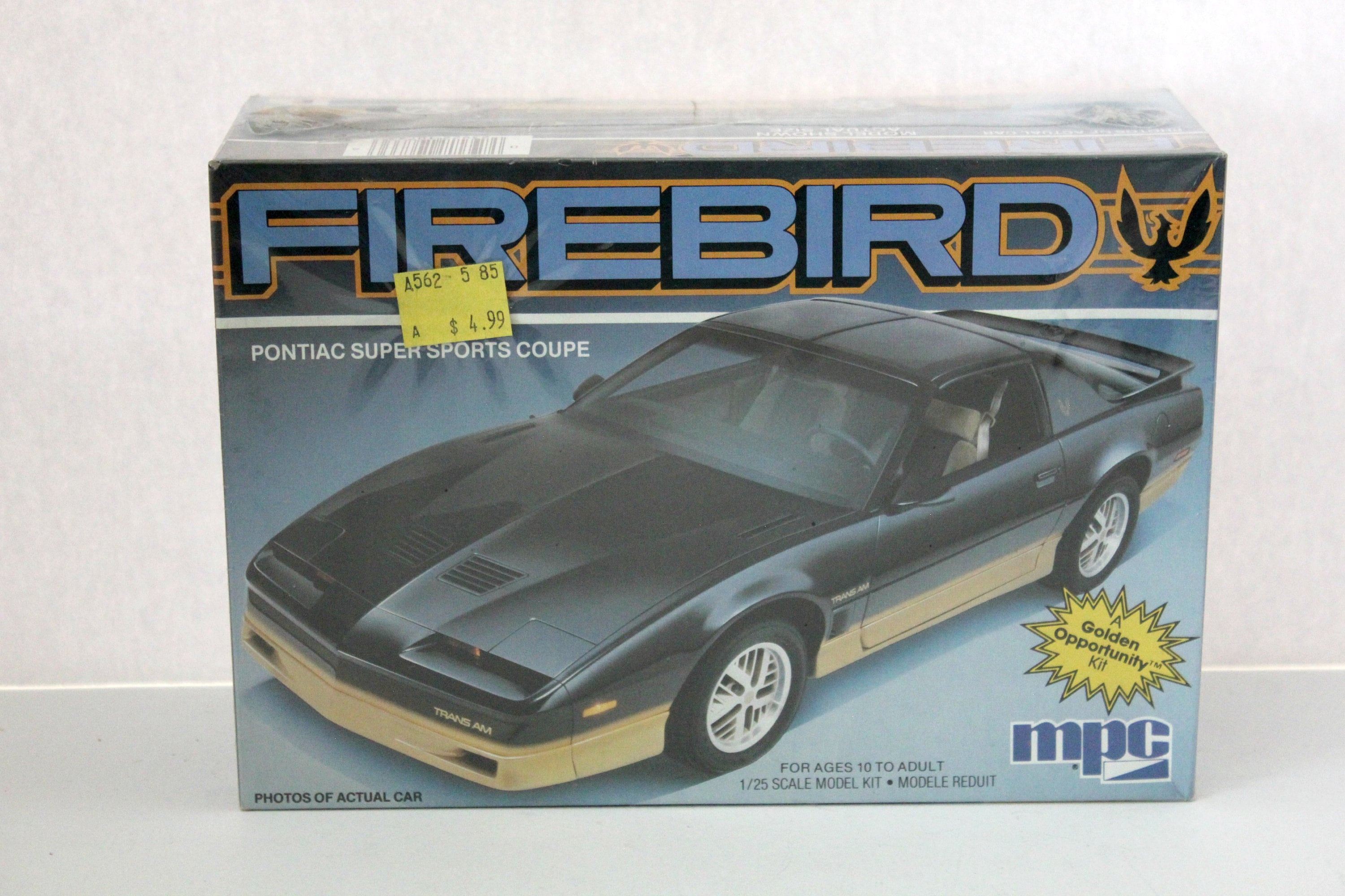Pontiac Firebird Trans Am 1/12 組み立てキット NOS Pontiac Firebird Trans Am Motorized Model Kit 1/12 Scale