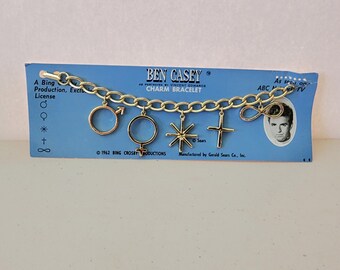 1962 Ben Casey Charm Bracelet on Card Vincent Edwards – Vintage TV Collectible