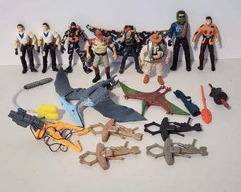 Lot of Vintage Jurassic Park Figures Glider Dinosaurs and Weapons