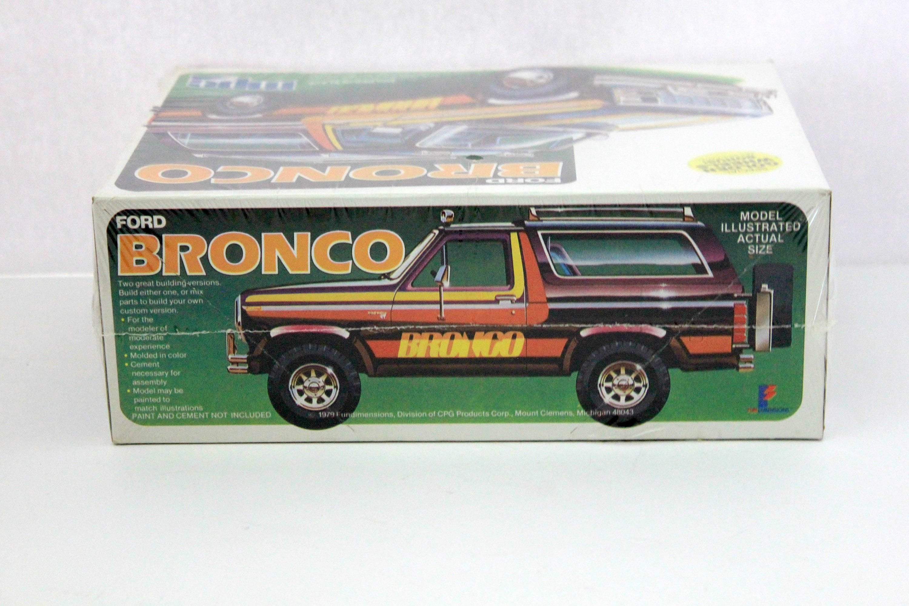 Vintage Ford Bronco Sealed Model Kit 1979 MPC 10434 1/25 Scale Stock and Custom Versions
