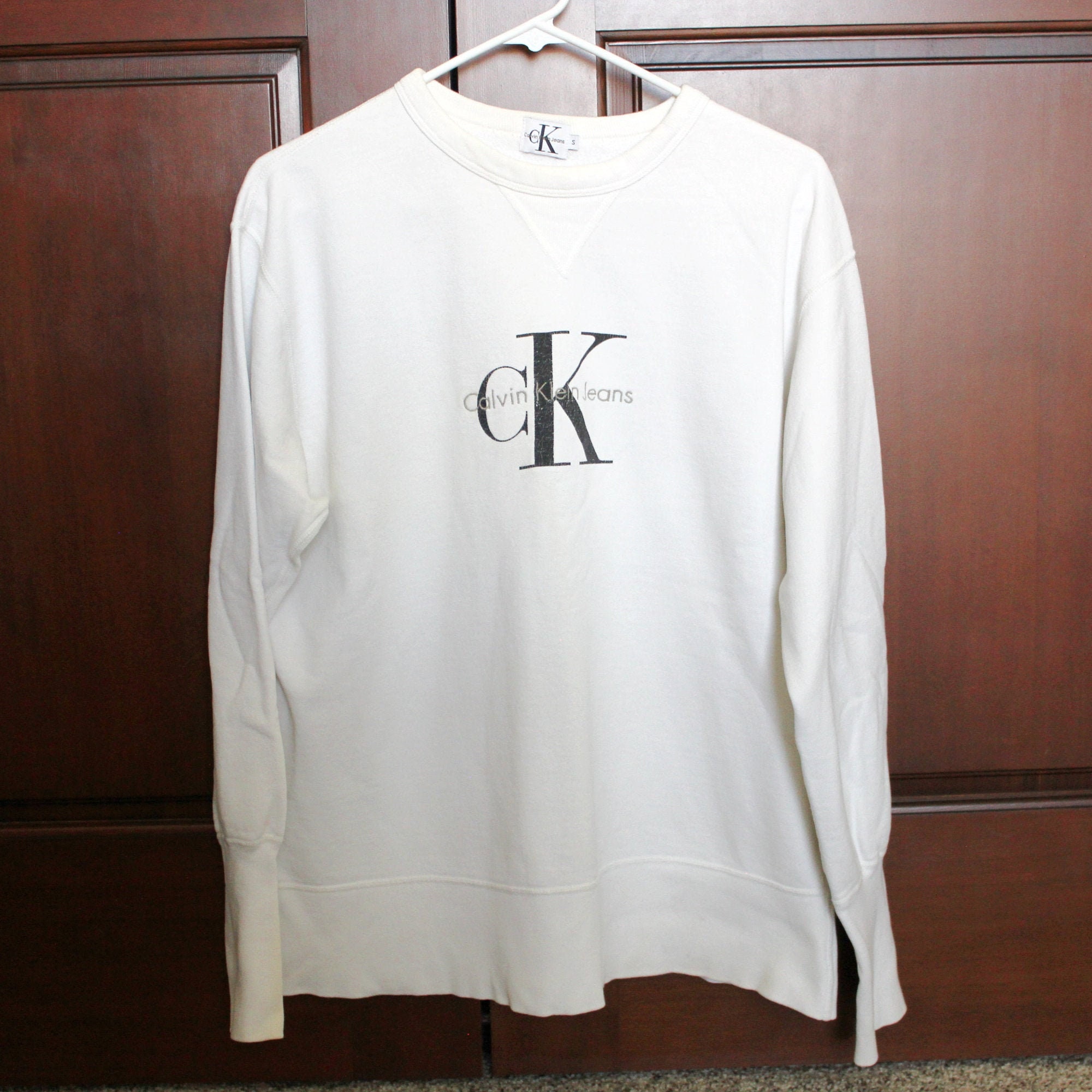 white calvin klein sweatshirt
