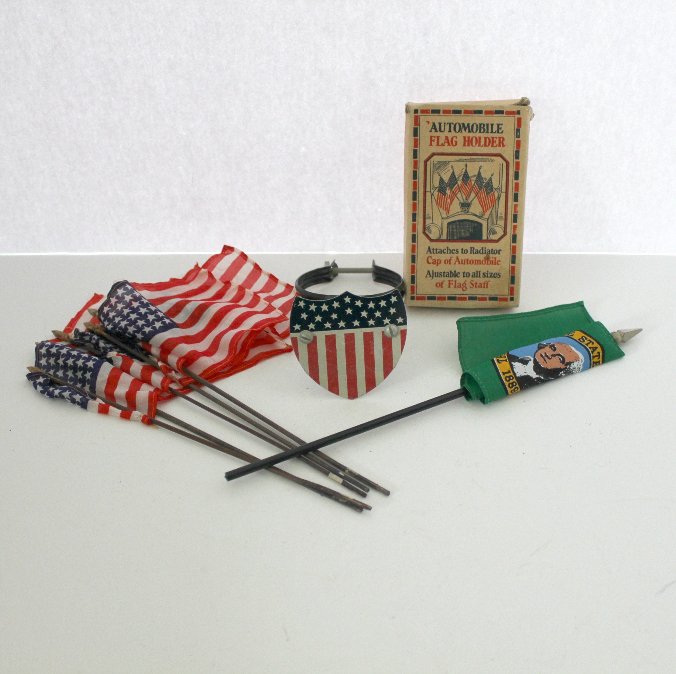 Vintage Automobile Radiator Cap Flag Holder and Box with 5 48 Star US