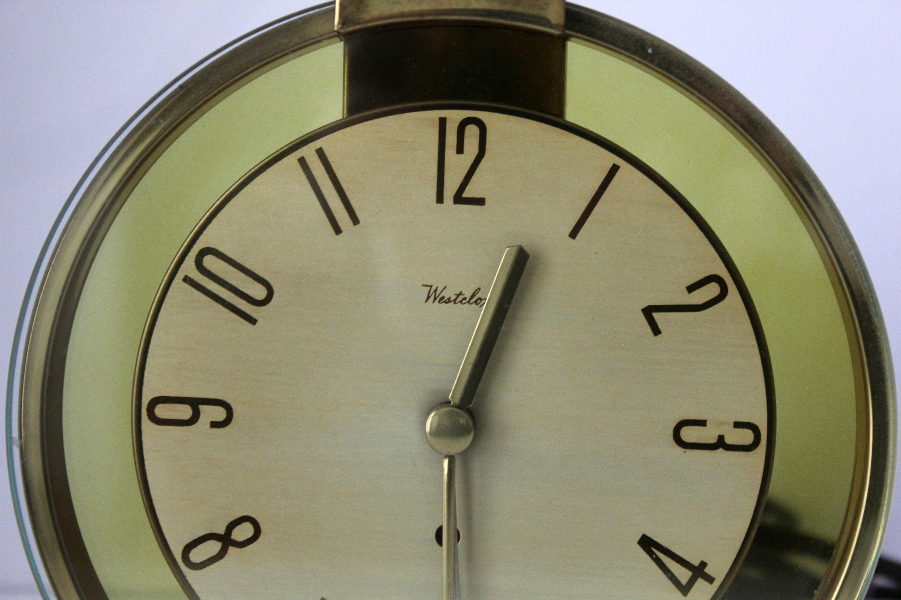 Vintage Westclox Oracle Round Mantel Shelf Clock, Model SE6, 1940s Electric Brass Desk Clock