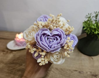 Candle bouquet | Heart-shaped candle in lilac & white | Pastel candle decoration | Gift idea | Handmade | Bouquet made of candles