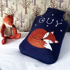 Funda personalizada para bolsa de agua caliente Fox Cub: estrellas que brillan en la oscuridad