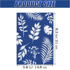 Może przedstawiać: Niebieski prostokątny szablon z białymi wzorami liści. Szablon ma wymiary 21 cm na 14,8 cm. U g&oacute;ry znajduje się napis "PRODUCT SIZE".