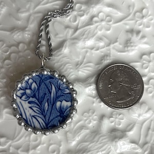 Broken china necklace
