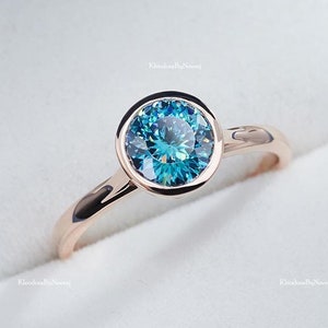 2.00 Ct Rund Portugieser Cut Moissanit Ring Solitär Verlobungsring Lünette Set Blau Moissanite Ehering Weißgold Jahrestag Geschenk