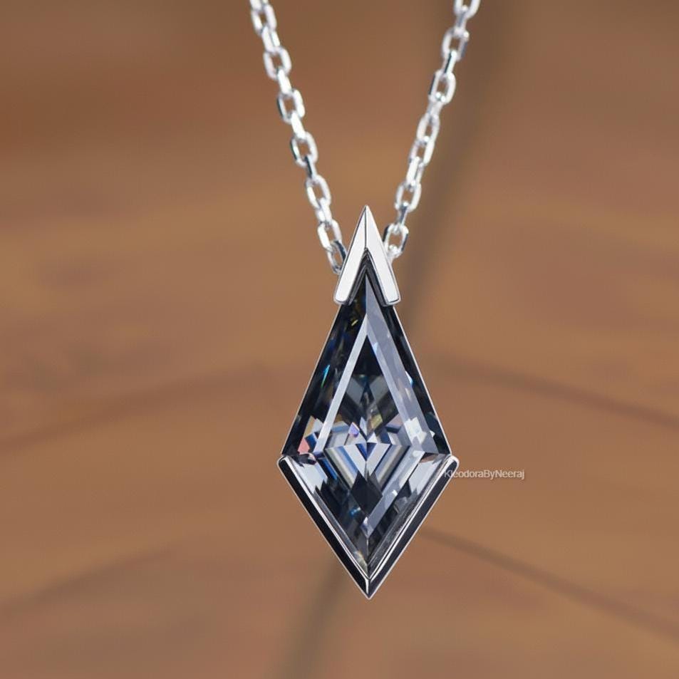 0.5ct モアサナイト 4本爪 ソリティア ネックレス シルバー925 | NEXT 