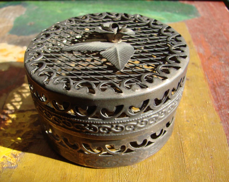 Vintage Silver Trinket Box Keepsake holder Potpourri