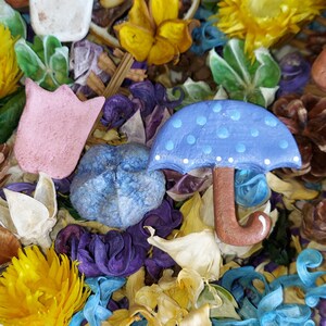 April Showers Bring May Flowers Artisan Potpourri for Spring image 4