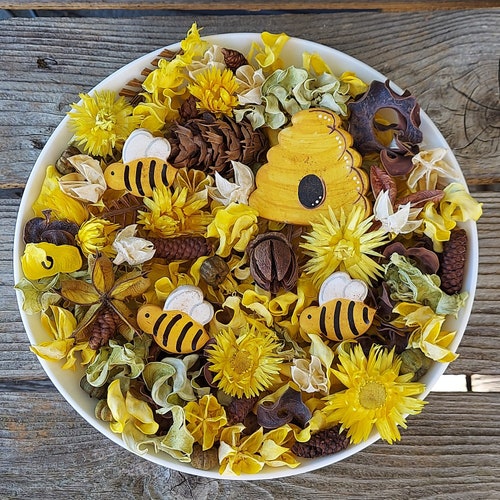 Bumbling Bumble Bees Artisan Potpourri