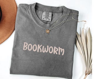 Comfort Colors® Bookworm Shirt, Book Lover T-shirt, Bookish Outfit, Book Club Clothing, Bookworm Tee, Reading Teacher Tshirt, Librarian Gift