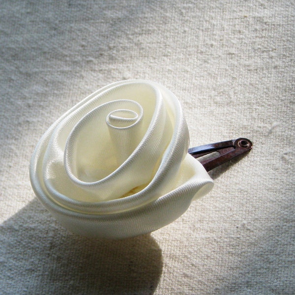 Rose hair clip, in creamy ivory satin fabric, small