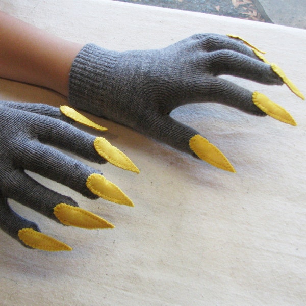 Gloves with claws, dark gray and yellow, for Halloween costume or pretend play