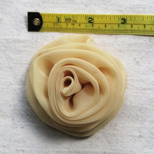Chiffon rose hair clip in soft honey straw gold, medium image 5