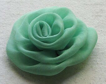 Rose hair clip in mint green chiffon, medium