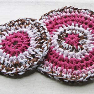 2 round crocheted trivets in eco-friendly t-shirt yarn, 9.5 and 7 diameters, pink and brown combo image 2