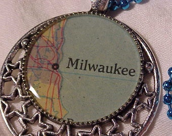 Milwaukee Wisconsin Vintage Atlas Map Christmas Ornament