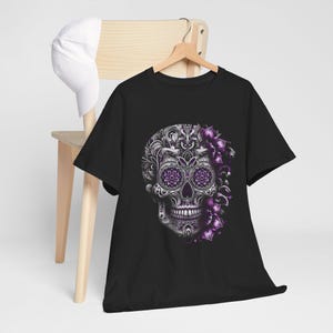 Suikerschedel grafisch T-shirt, schedelshirt, zwaar uniseks katoenen shirt, perfect voor Día de los Muertos, Halloween, vrijetijdskleding, uniek cadeau-idee