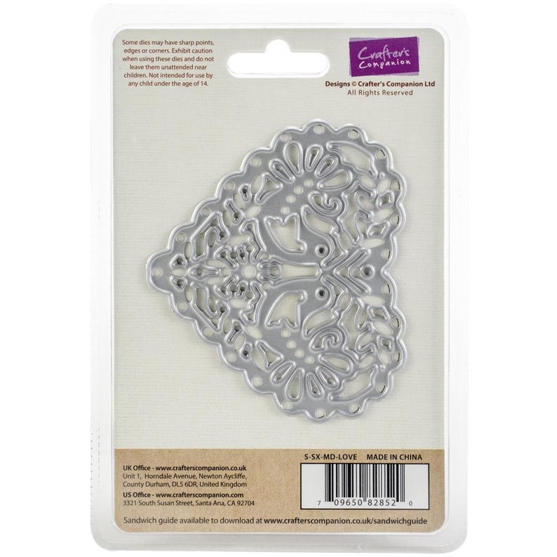 Sara Davies Signature Scandinavian Christmas Metal Die Love Birds