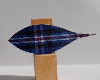 Blue tartan tatting shuttle 0.75 hook 2.5" long