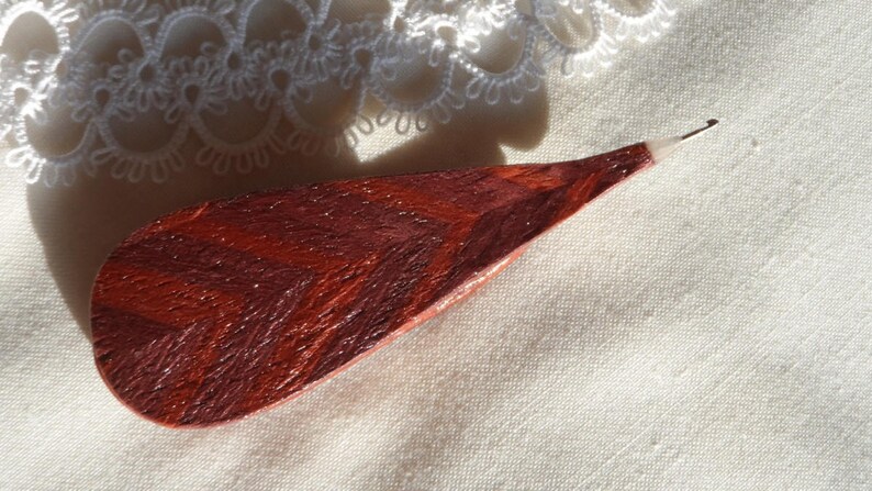 Tatting shuttle rosewood with inlay and 0.75 hook