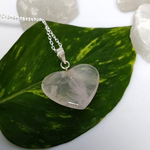 Hartketting rozenkwarts | Sterlingzilveren hanger | Sierlijke roze kristallen sieraden