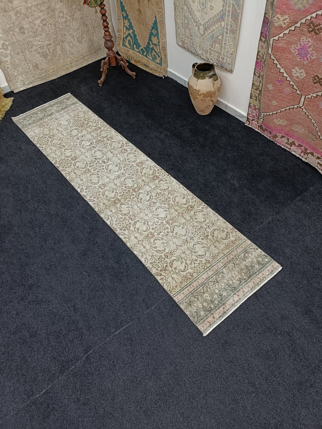 Traditional Machine Made Green Runner Rug 2'7 x 9'4