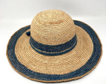 Sombrero de rafia de crochet con ala ancha y protección UV