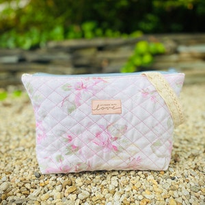 Handcrafted floral linen zippered bag, cosmetic bag, shabby chic fabric, linen makeup bag, quilted, purse, planner pouch, bag organizer