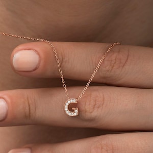 Collar con la letra G de plata bañada en oro rosa, deslumbrante, joyería personalizada perfecta para agregar un toque de elegancia a tu apariencia, regalo para novia