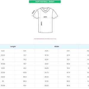 Puede incluir: Contorno de camiseta de f&uacute;tbol AOP blanca con tabla de tallas. La tabla muestra medidas en pulgadas y cent&iacute;metros para largo, ancho y manga. La camiseta tiene cuello en V y mangas cortas. El texto "AOP FOOTBALL JERSEY" est&aacute; arriba.