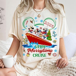 Camisetas del Crucero Disney Very Merry time 2025, Camiseta del Crucero Disney de Navidad, Camiseta de Navidad de Mickey y sus amigos, Camisetas navideñas familiares de Disney