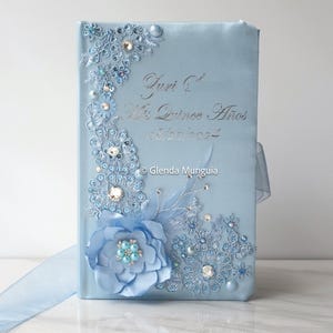 Decoración de Biblia para Quinceañera o Sweet 16 Personalizada con nombre