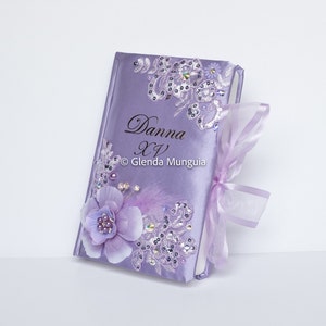 Decoración de Biblia para Quinceañera o Sweet 16 Personalizada con nombre