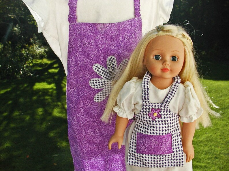 Girl/'s Reversible Apron with Doll Apron Set