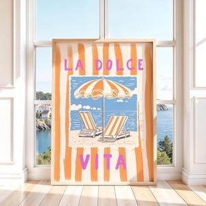 Strand Wand Kunst druckbare La Dolce Vita Poster Retro Küsten Dekor Sonnenschirm und Stühle Illustration Sommer Urlaub digitaler Download
