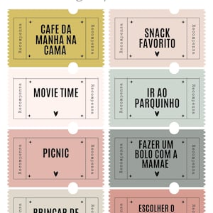 Może przedstawiać: Zestaw ośmiu kuponów nagród z nadrukowanymi różnymi aktywnościami. Każdy kupon ma unikalny kolor i zawiera tekst, taki jak "Movie Time" i "Picnic". Kupony zaprojektowano w stylu vintage.