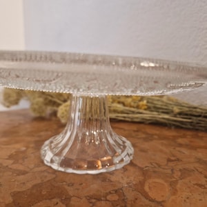 Francia vintage: Pequeño plato de presentación de cristal antiguo