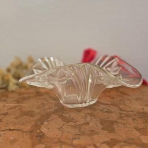 Vintage France: Glass bowl with ivy decoration for fruits or sweets