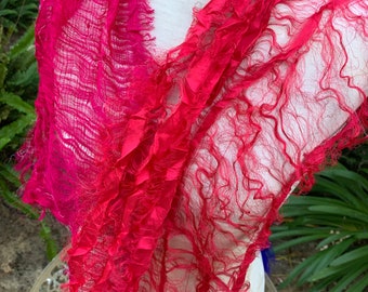 26 g, déchets de soie de sari, rouges