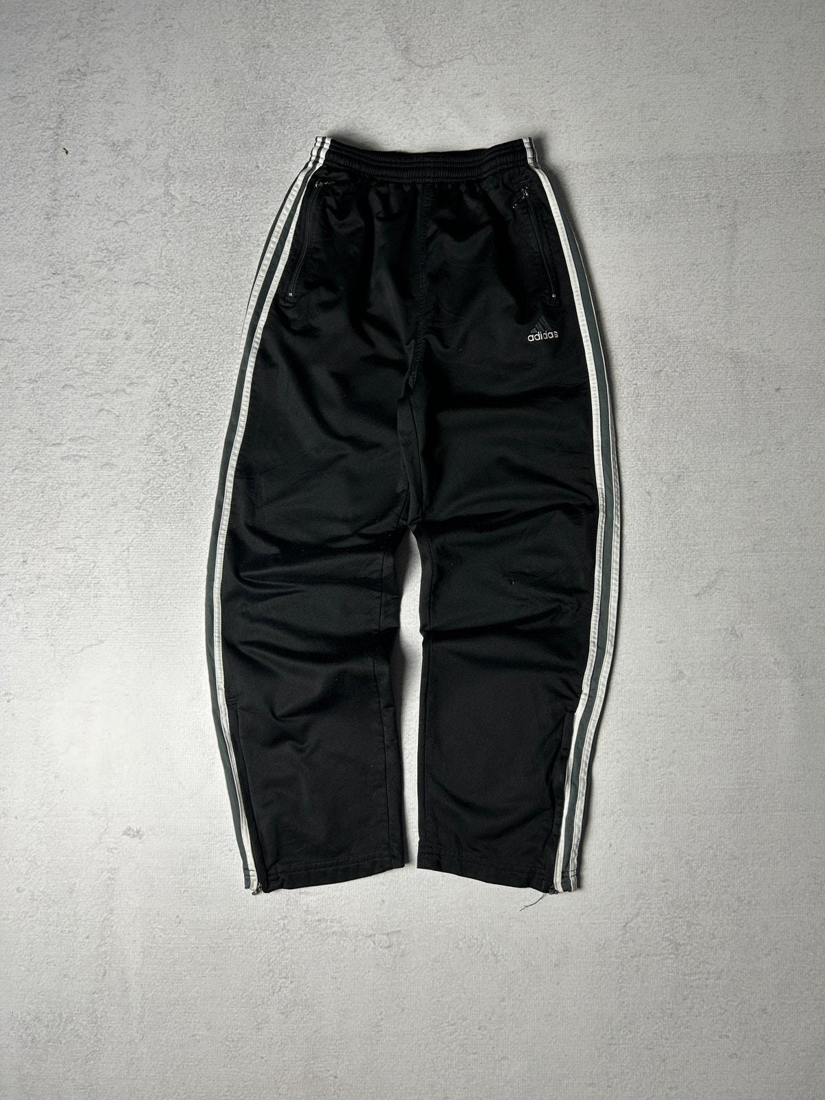 Adidas sweatpants shorts deals