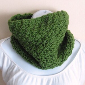 Summer Grasslands Cowl.  Women Accessories Crochet Scarf