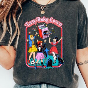 Easy Bake Coven 90s Horror Movie Fan Tshirt, Halloween Tee, Halloween Gifts, Plus Size Halloween Shirt, Witchy Vibes, Halloween Sweatshirt
