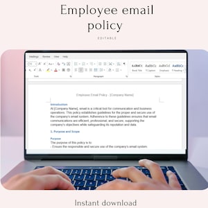 Puede incluir: Una pantalla de computadora portátil que muestra un documento con el título "Política de correo electrónico de los empleados" y texto sobre la importancia de la comunicación por correo electrónico y el uso seguro del sistema de correo electrónico de la empresa.