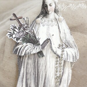graceful Mary a religious paper doll image 2