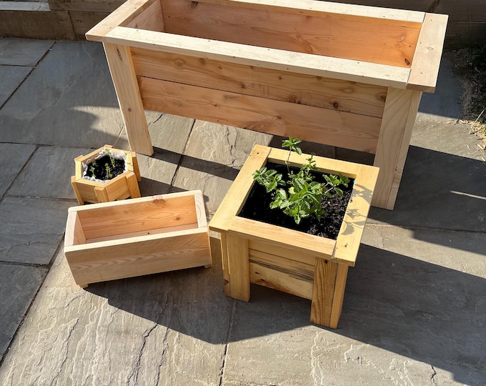 Handmade Wooden Raised Planter Boxes – Custom Sizes – Ideal for Gardens, Patios & Balconies